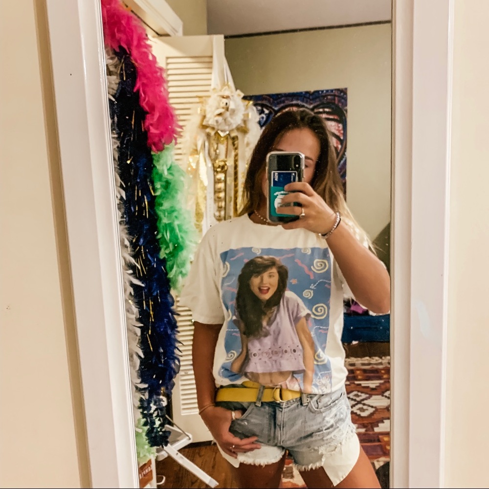 Saved by the Bell Kelly Kapowski shirt